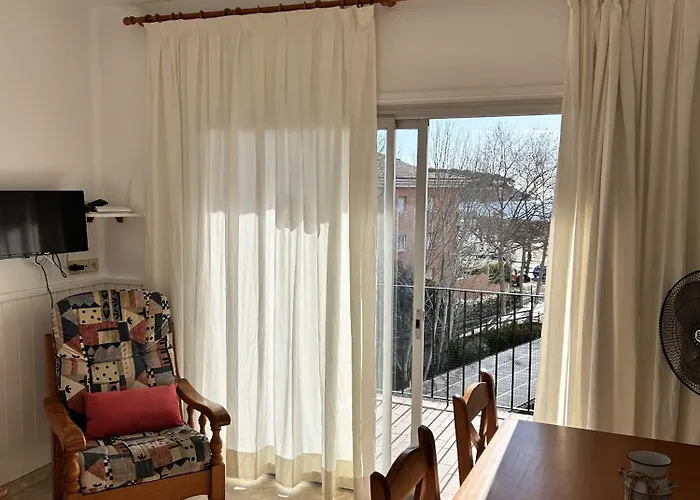 Isard 4 Bis Junto A La Playa Girona